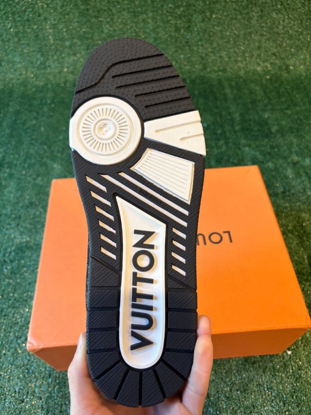 Louis Vuitton Trainer Sneakers Black White Monogram - Picture 3 of 6